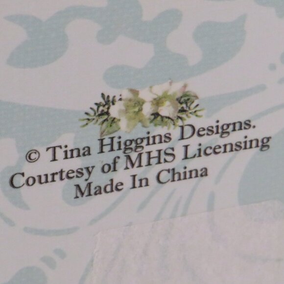 White Rose Gift Box w Magnetic Closure 8x5.5" with glitter, paper flower accents - Picture 8 of 10